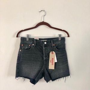 NWT Levi's High Rise Black Cutoff Wedgie Shorts 26